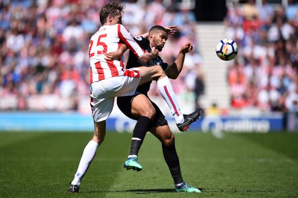 同揭示了一 同揭示了一